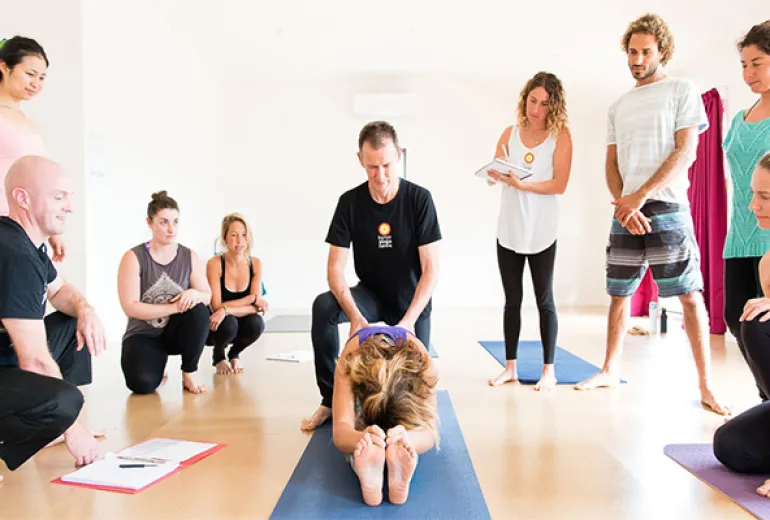 Khai giảng lớp Yoga cho người mới bắt đầu 